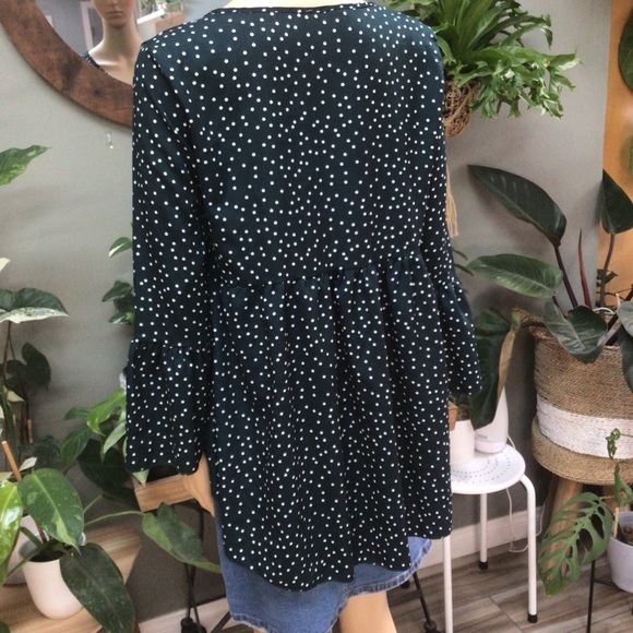 Green long sleeve top - Picture 9 of 13